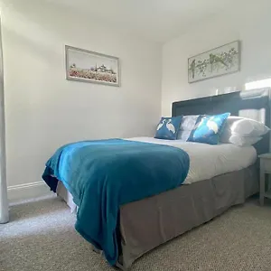 https://64-bath-road-ground-floor.tophotelsbath.com