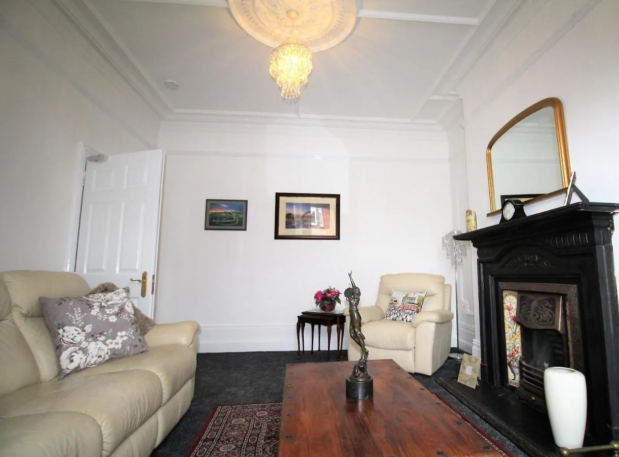 Heaton Haven: Spacious Period Property with Modern Comforts Newcastle upon Tyne 0*,